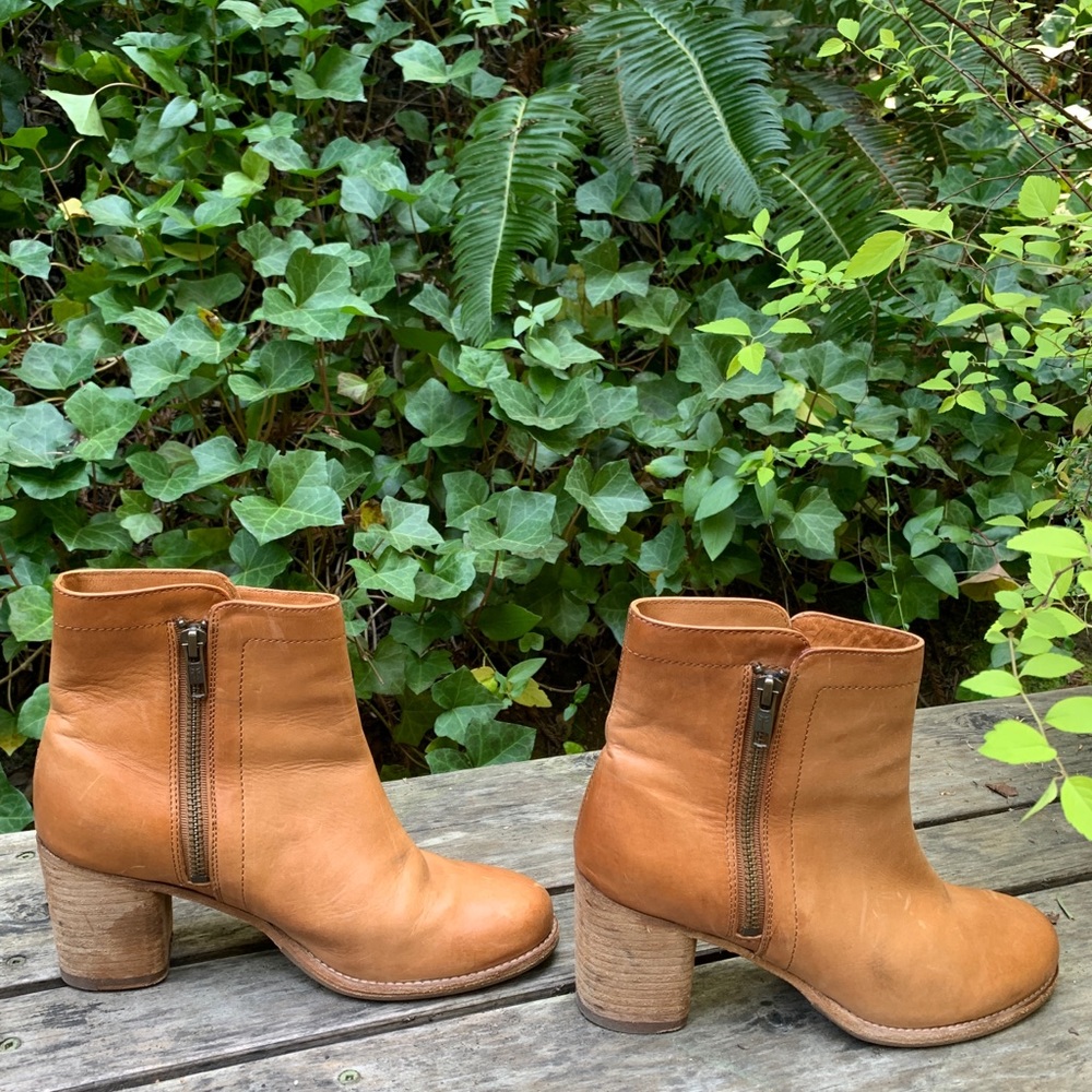 Frye Addie Double Zip Leather Heels - Tan